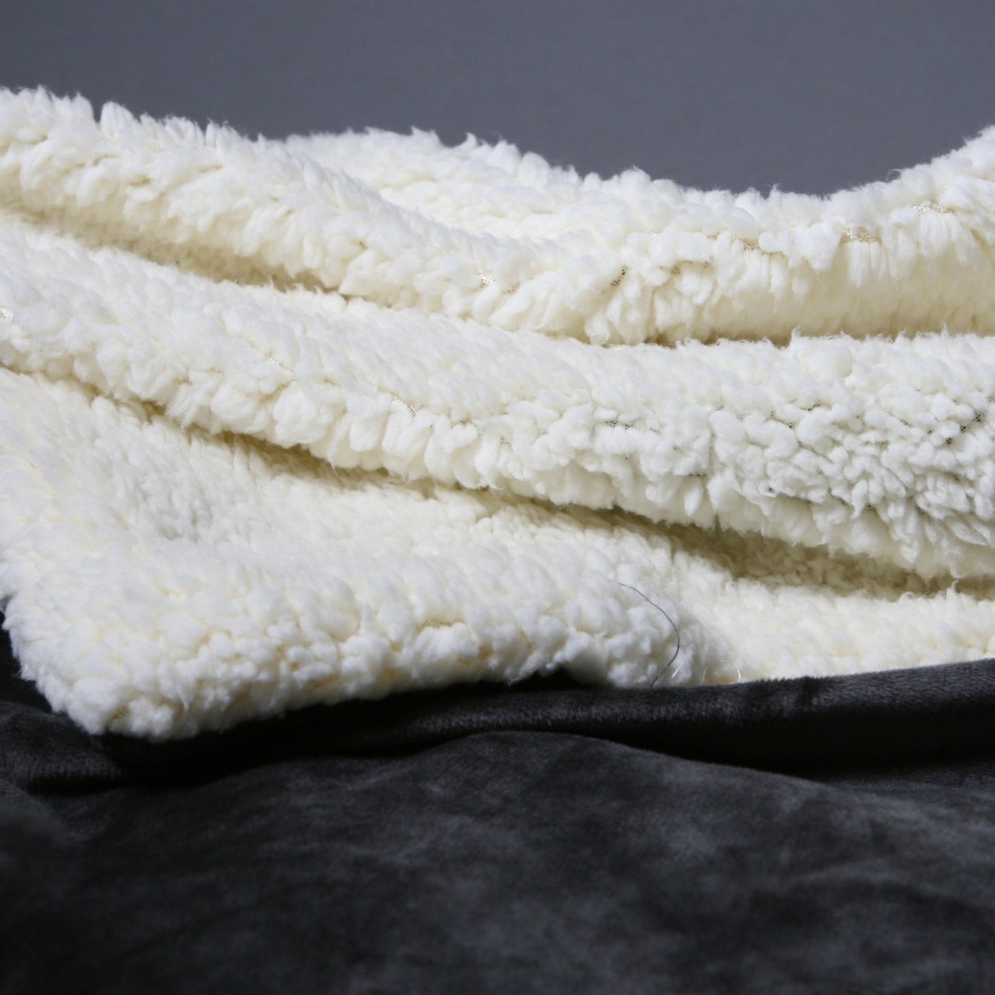 The Cozy Sherpa Blanket